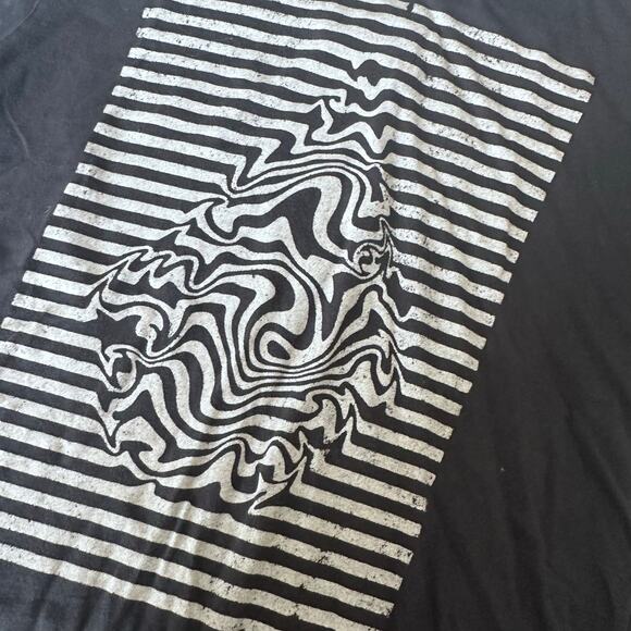 Volcom black Short Sleeve Logo Tee - large - Picture 3 of 4